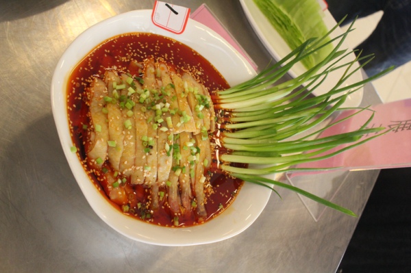 1555906014912030866.jpg 新闻图片口水鸡.jpg