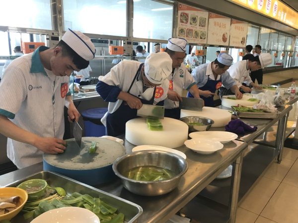 1555906254384068109.jpg 新闻图片切凉菜.jpg