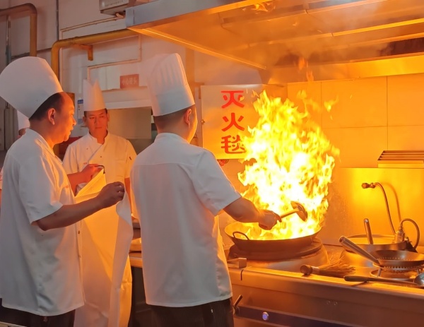 1749804587832070383.jpg 现场实操2.jpg