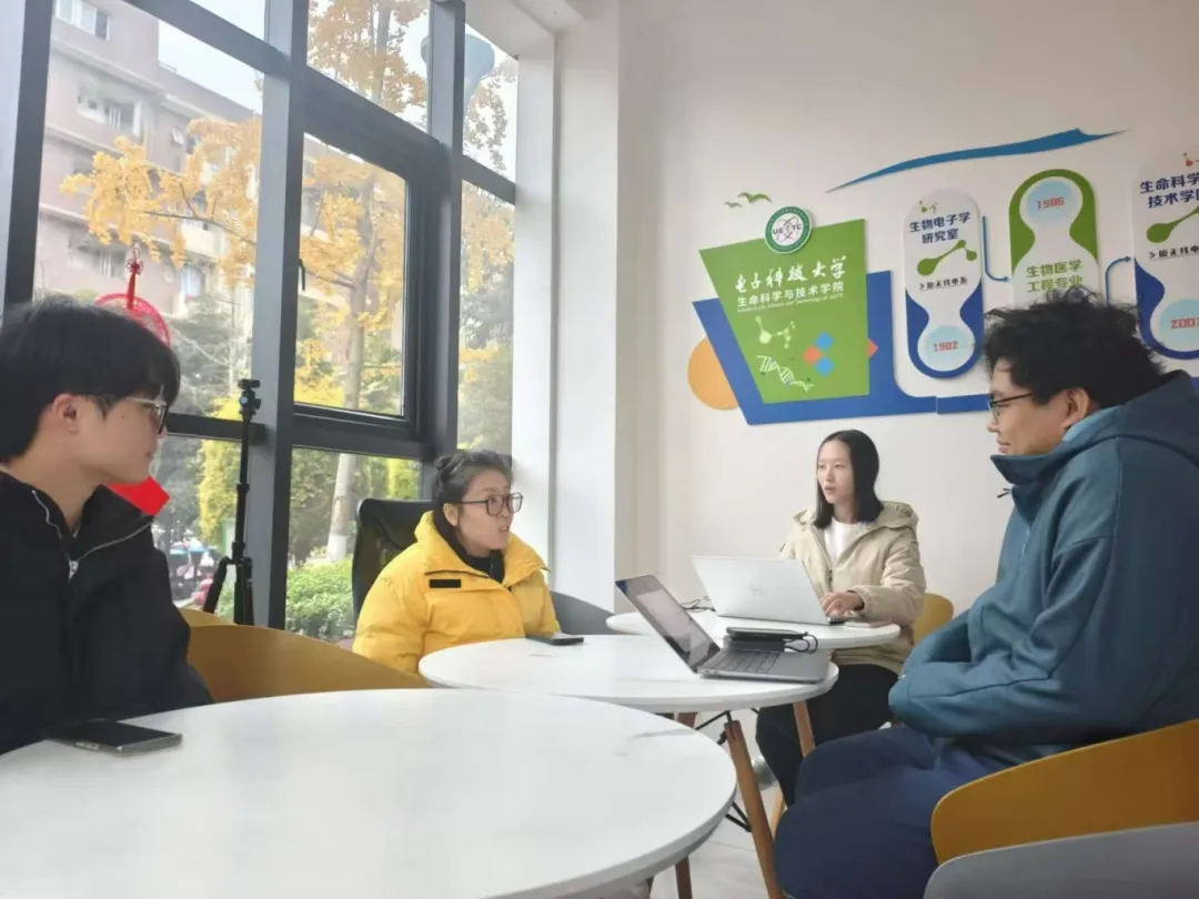 707231c534a94483af8e68efb1754830.png 707231c534a94483af8e68efb1754830.png