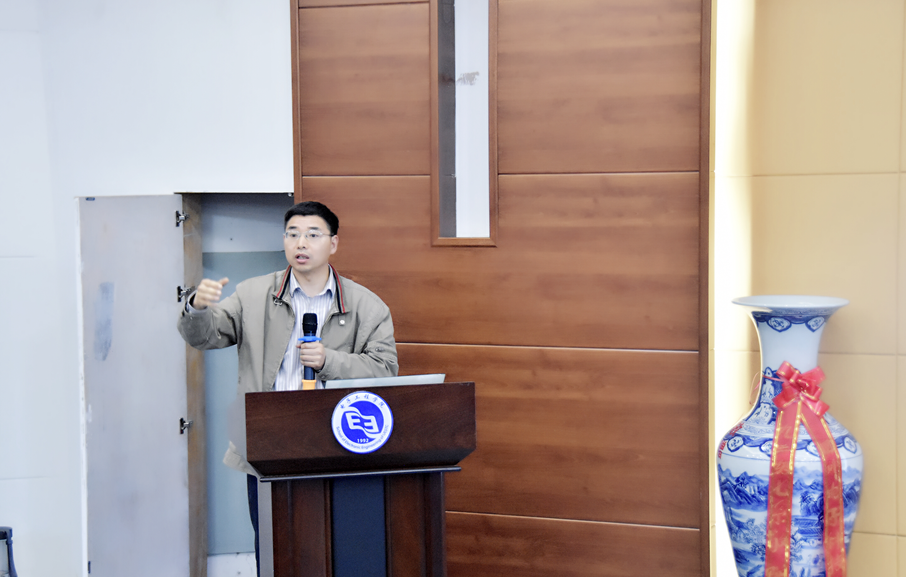 1f0a512879cdf8256ff71b8564d6061e.JPG 1f0a512879cdf8256ff71b8564d6061e.JPG